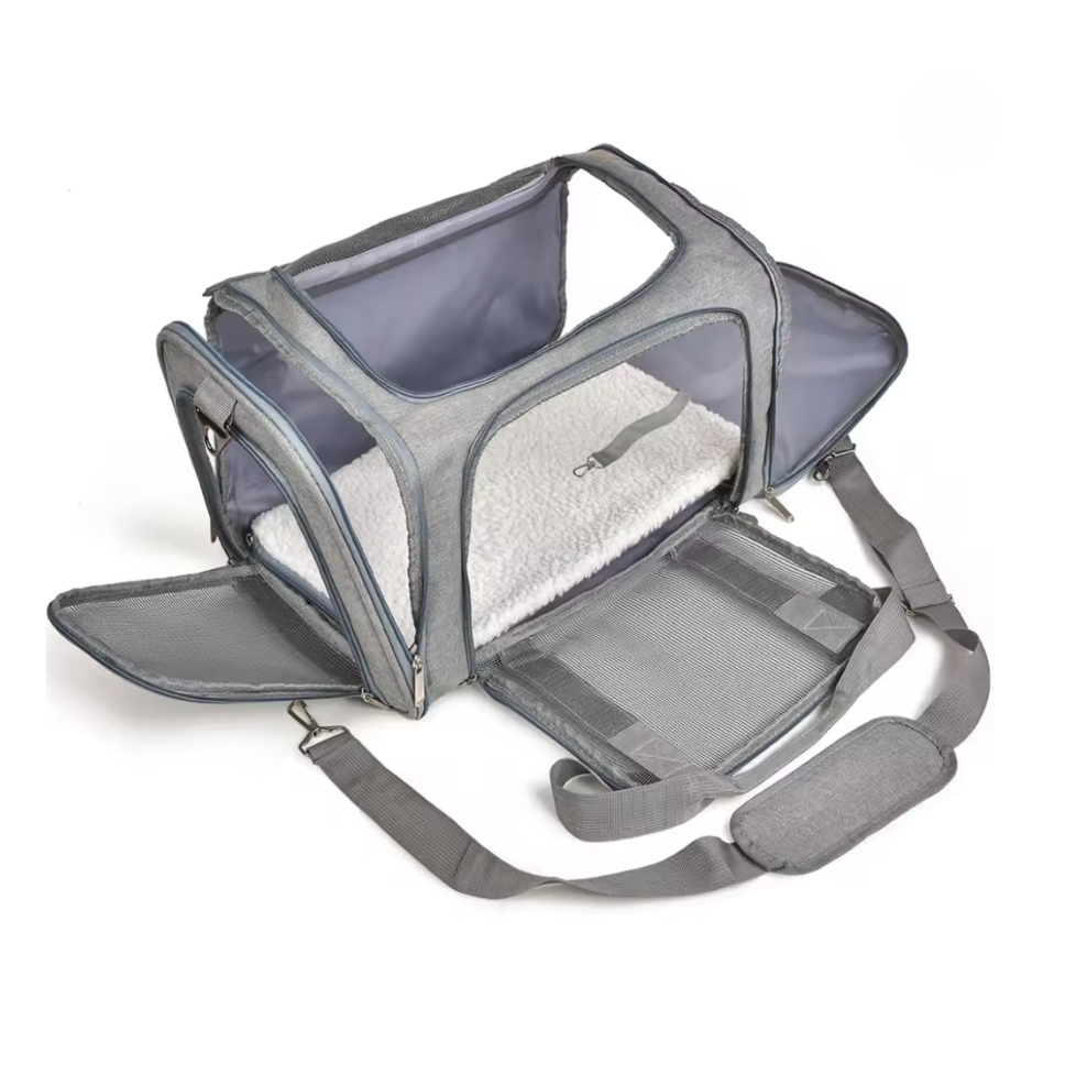 Intérieur du sac de transport souple avec son tapis polaire amovible